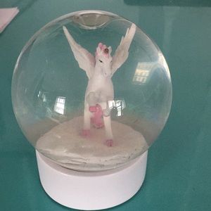 Unicorn snow globe